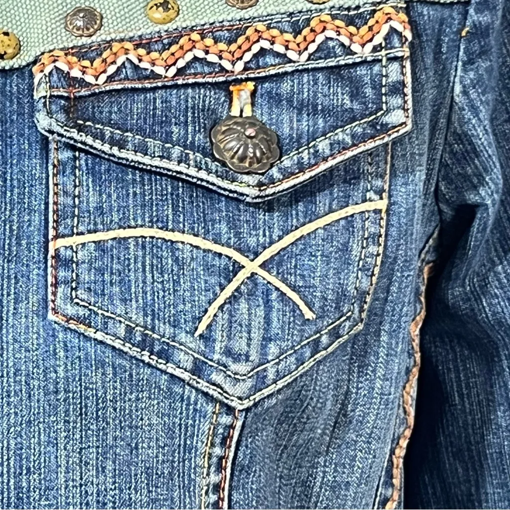 Coldwater Creek Southwestern Boho embroidered embellished Jean jacket size S - Image 4