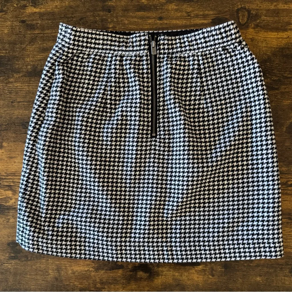 Hollister Ultra High-Rise Preppy Classic Houndstooth Mini Skirt Size Small - Image 3
