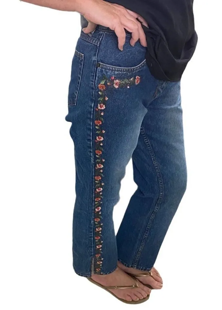Vintage Bill Blass Flower Embroidered High Rise Blue Jeans Size 8 Petite - Image 1
