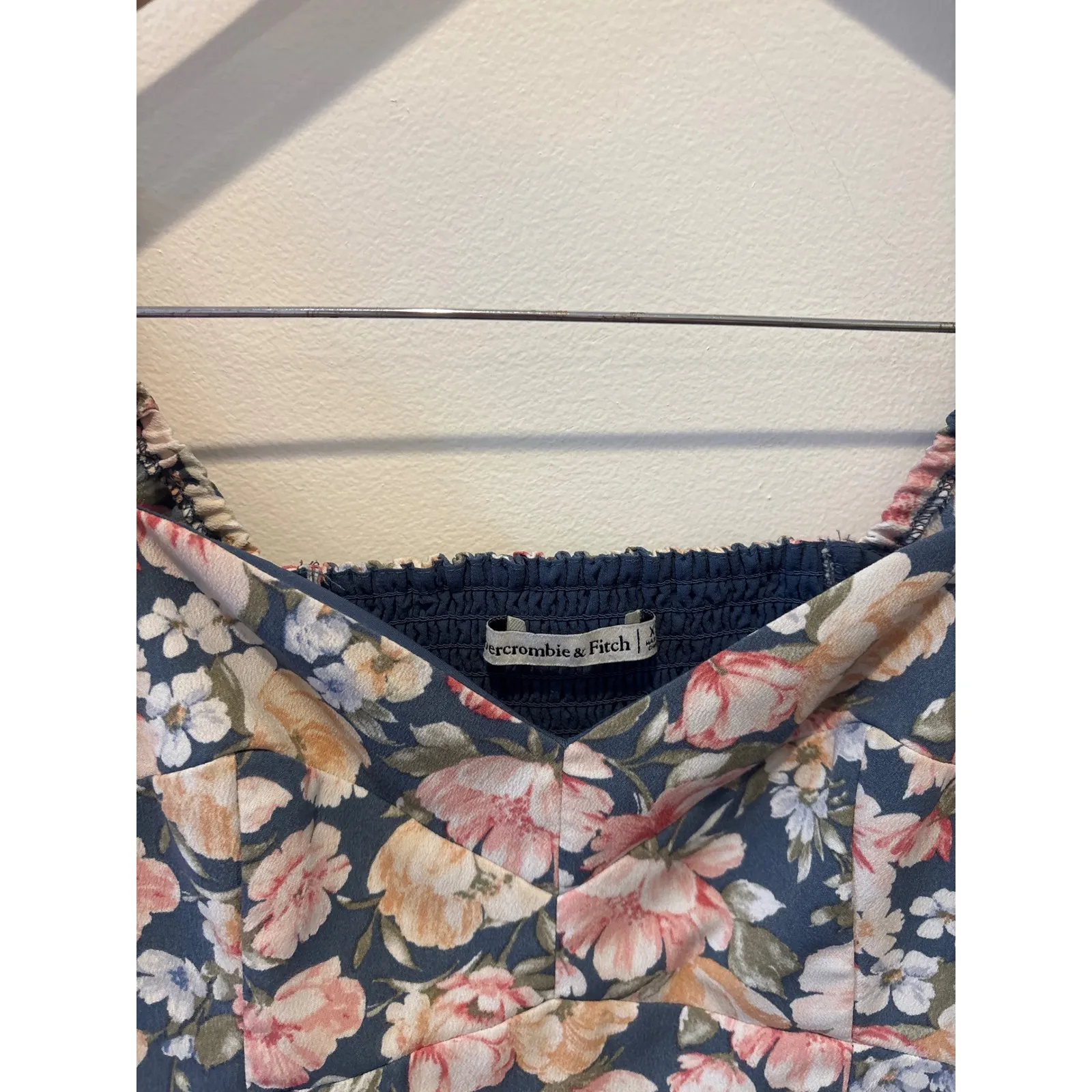 Abercrombie Fitch Floral Puff Sleeve Smocked Crop Top XS - Image 2