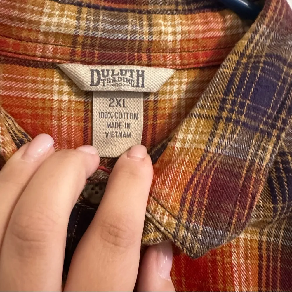 Duluth Trading Flannel Shirt Women's 2XL Plus Copper Plaid Button Up Long Sleeve - Image 2