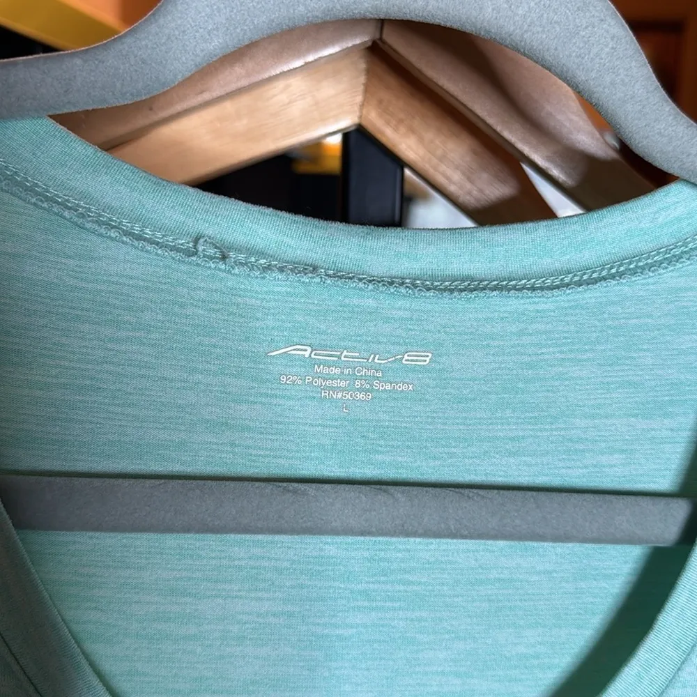 Active8 Seafoam Green V Neck Tee Size Large - Image 2