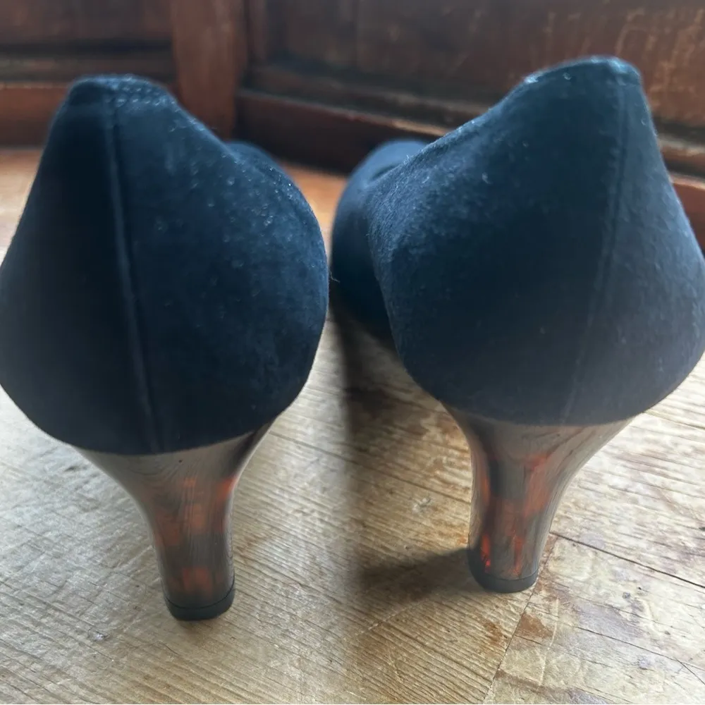 Ferragamo Elegant Black Suede Tortoise Shell Heeled Women's Pumps Size 7.5 B - Image 3