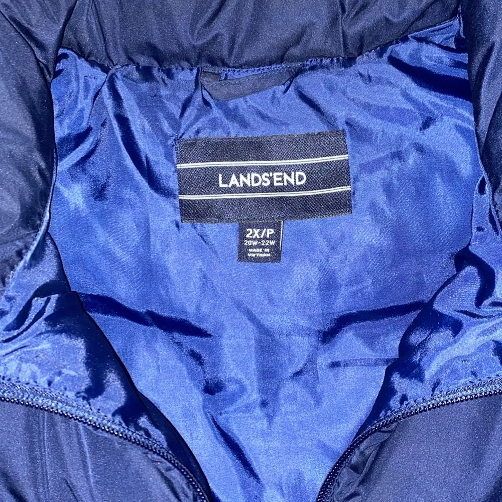 Lands End Navy Blue insulated vest size 2X - Image 3