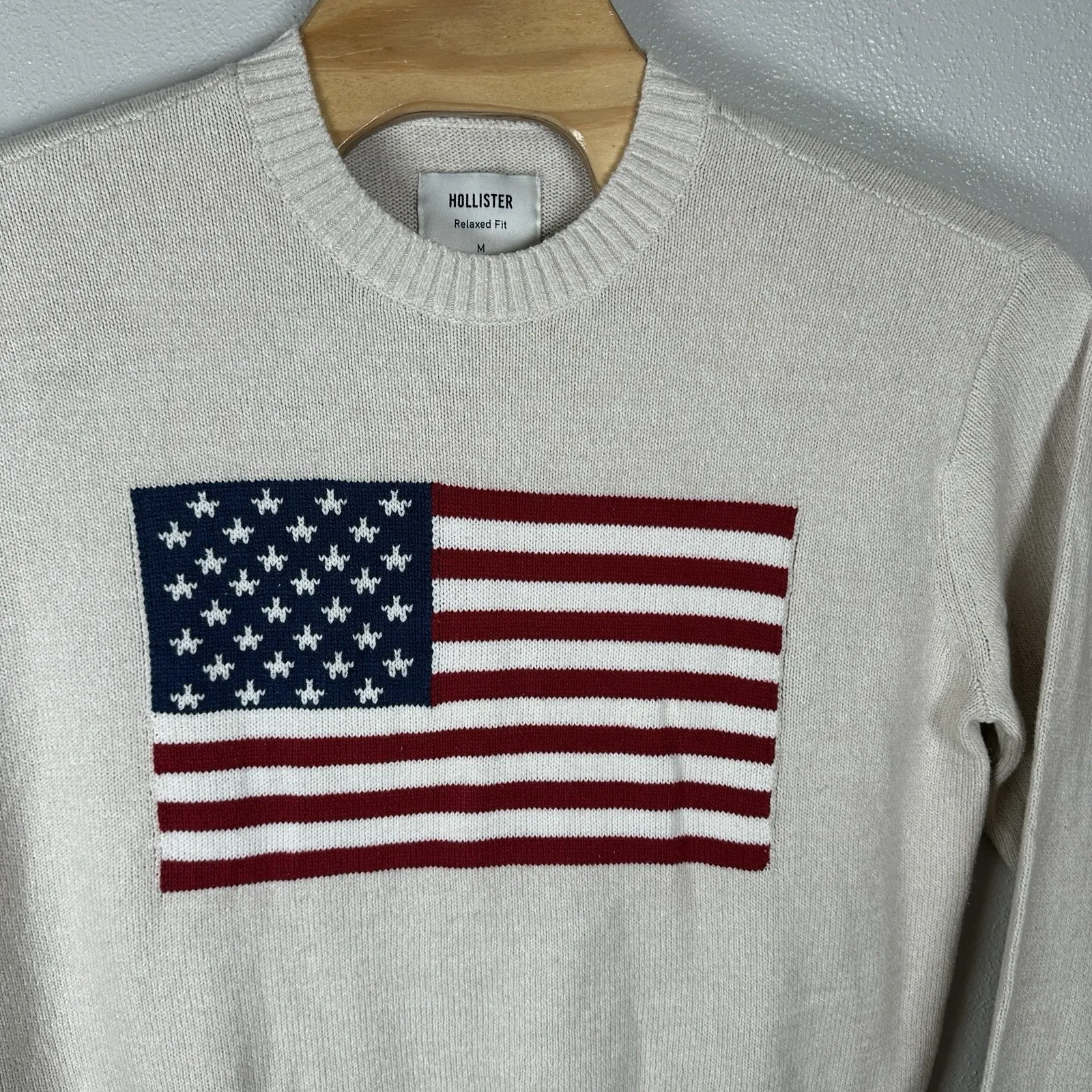 NEW Hollister Beige American Flag Size Medium Relaxed Fit Boxy Crew Sweater - Image 2