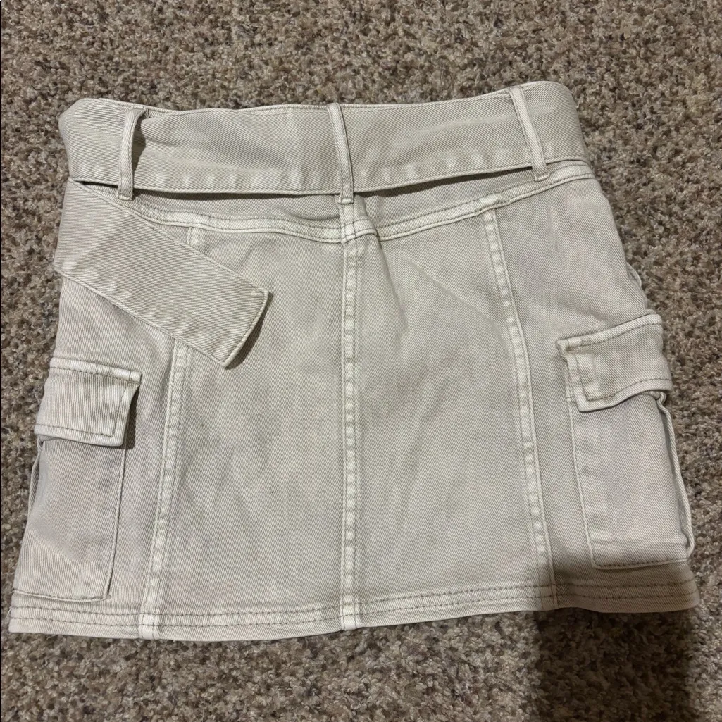 H&M NWT Cream cargo skirt - Image 3