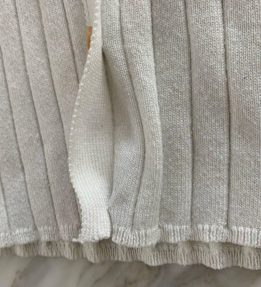 Off white stretchy knit tank with bow buttons 🎀 - Image 8