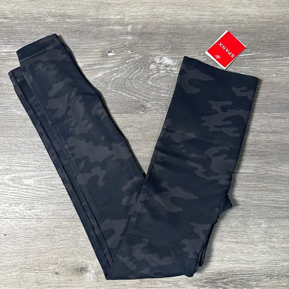 Spanx Black Camo Ecocare Seamless Leggings NEW - Image 2