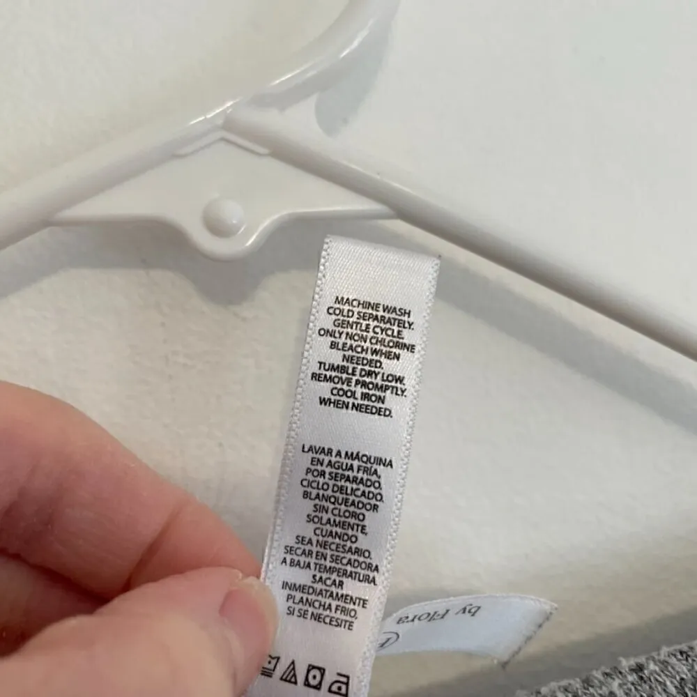 FN BY FLORA NIKROOZ Pajama / Lounge Lace Stripe Gray Cream Crewneck Sweatshirt M - Image 12