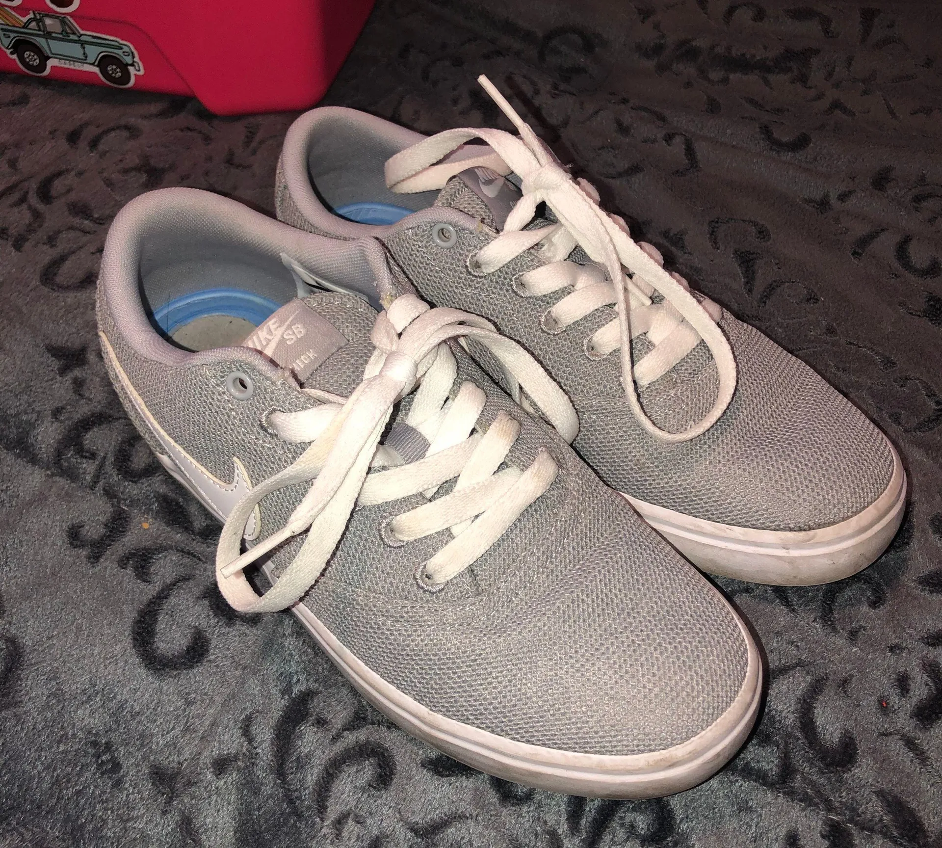 Nike SB Sneakers - Image 2