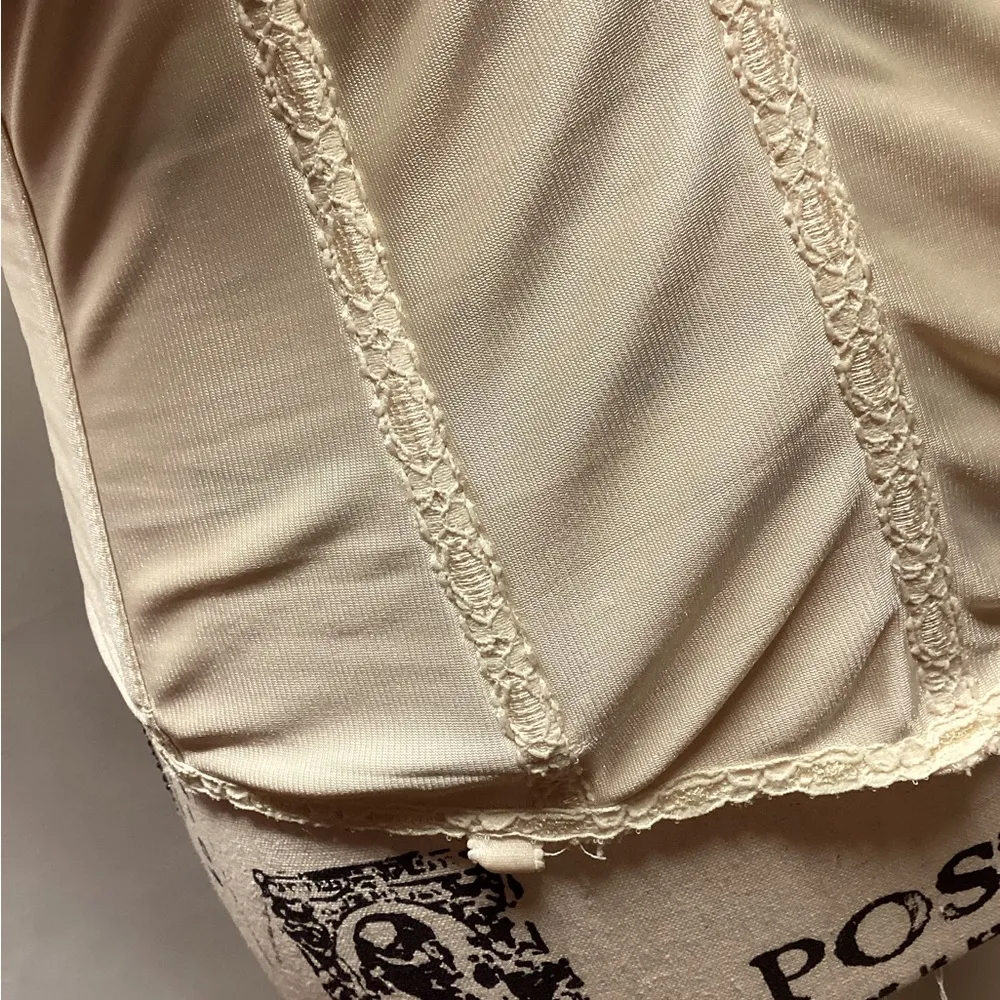 Vintage corset from Carnival. Size 36C - Image 11