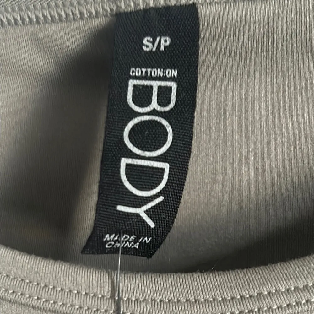 New Cotton On Buttery Soft Stretch Fitted Long Sleeve Athletic Workout T-Shirt - Image 2