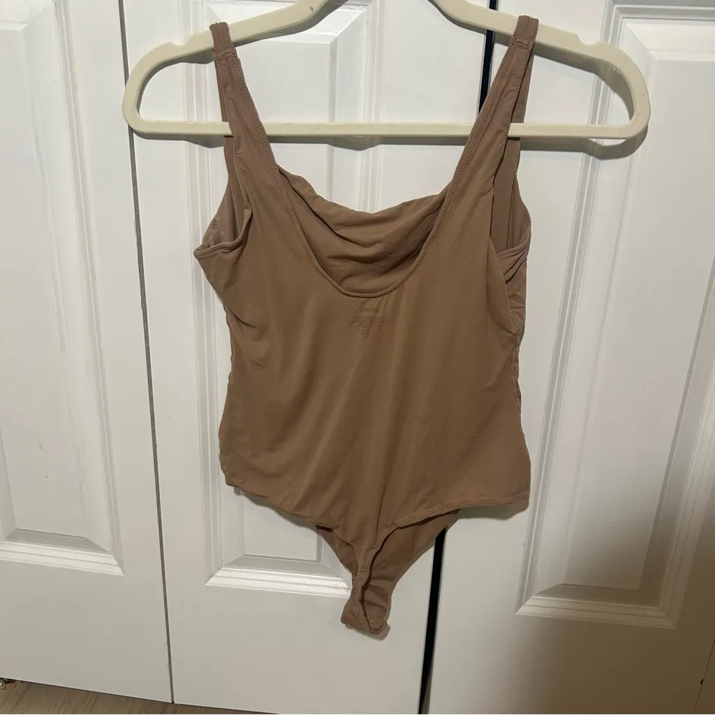 Skims Fits Everybody Square Neck Bodysuit in Sienna (Set of two!) - Image 7