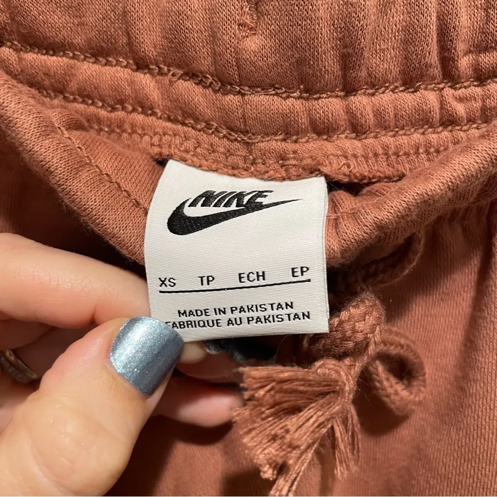 Nike Loose Fit High Rise Phoenix Fleece Shorts Women’s Size XS Beige Orange New - Image 8