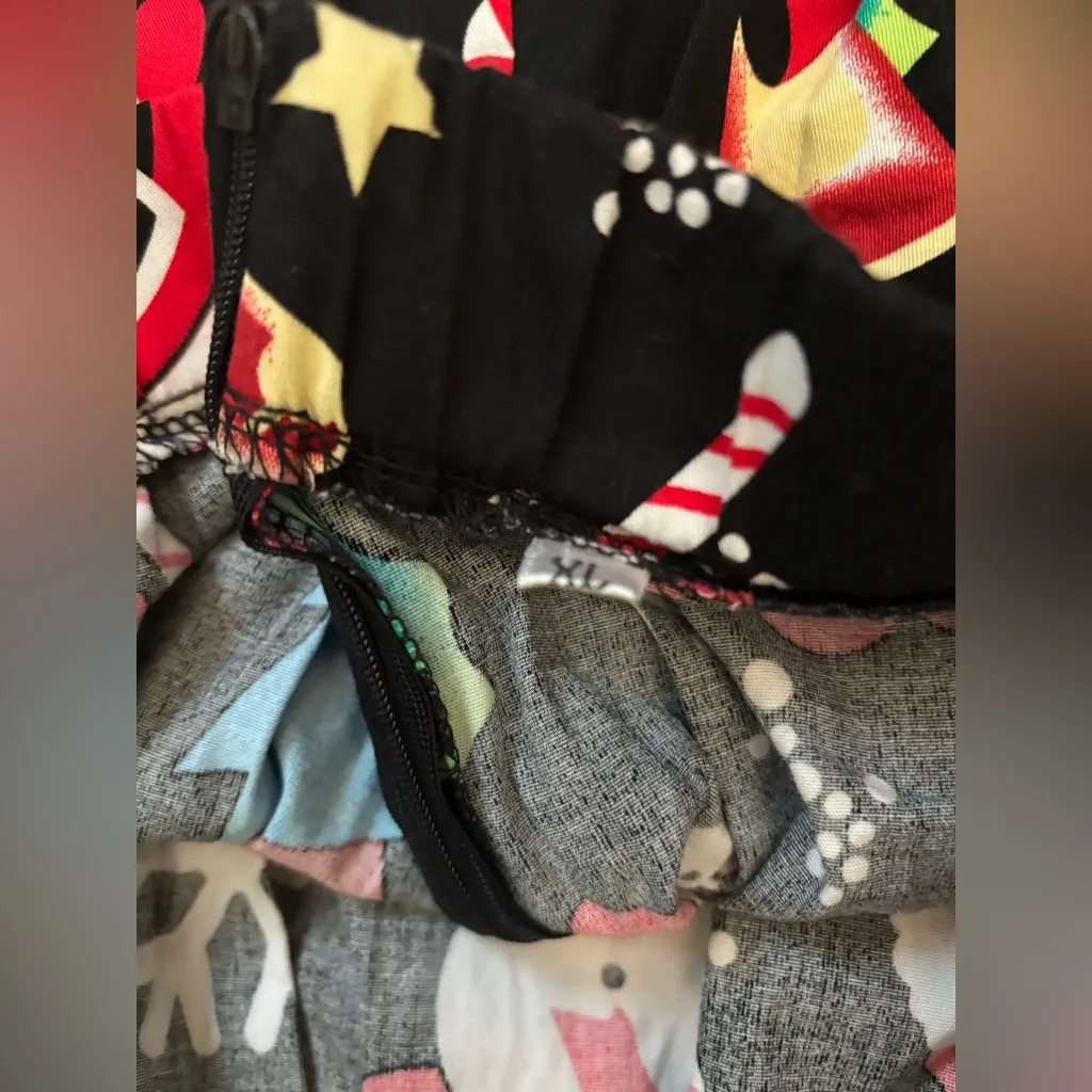 Christmas, Santa, Snowman, and snowflake holiday print skirt in size XL - Image 4