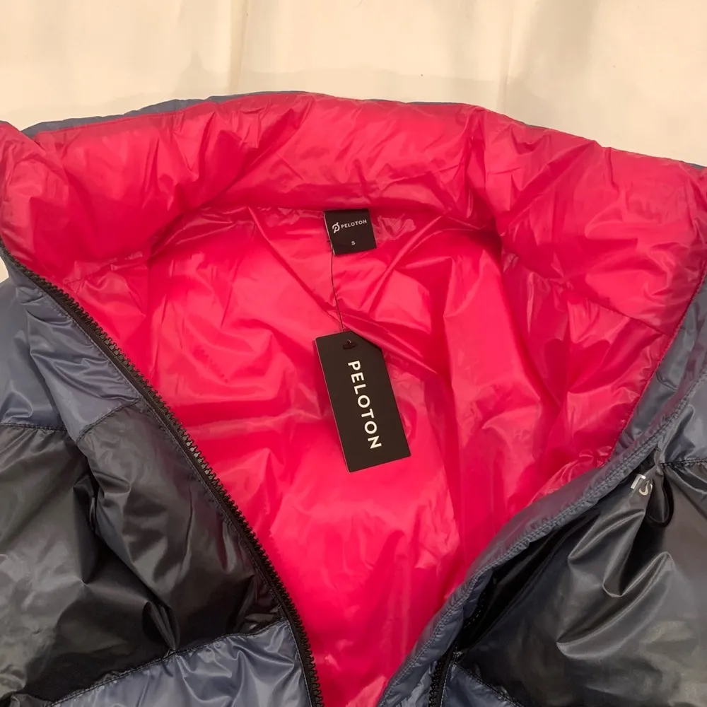 NEW peloton colorblock puffer jacket winter ski coat s - Image 5
