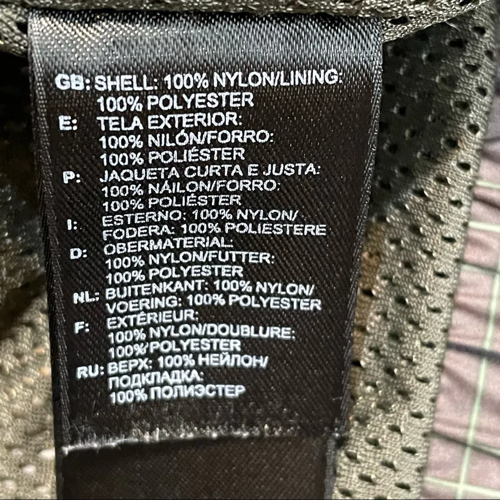 The North Face  Women’s Windbreaker - Image 12