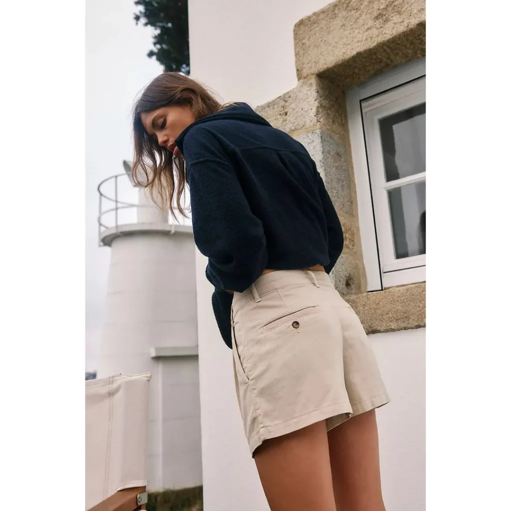 FREE PEOPLE Billie Chino Shorts in Almond Milk Size US 0 - Image 2