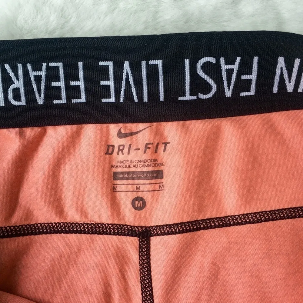 Nike Dri-Fit Printed Relay Crop Leggings - Image 5