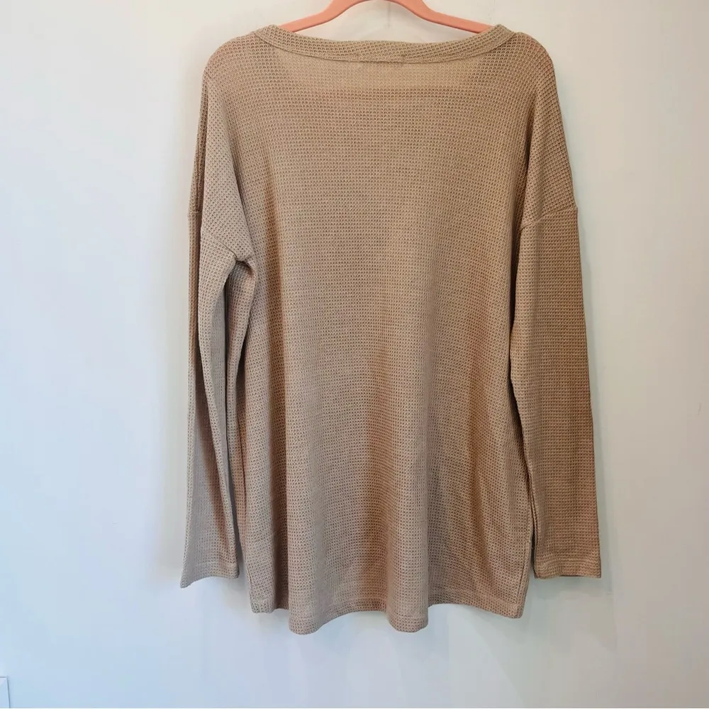 Boutique Cherish waffle knit tunic blouse size Medium tan oat - Image 59