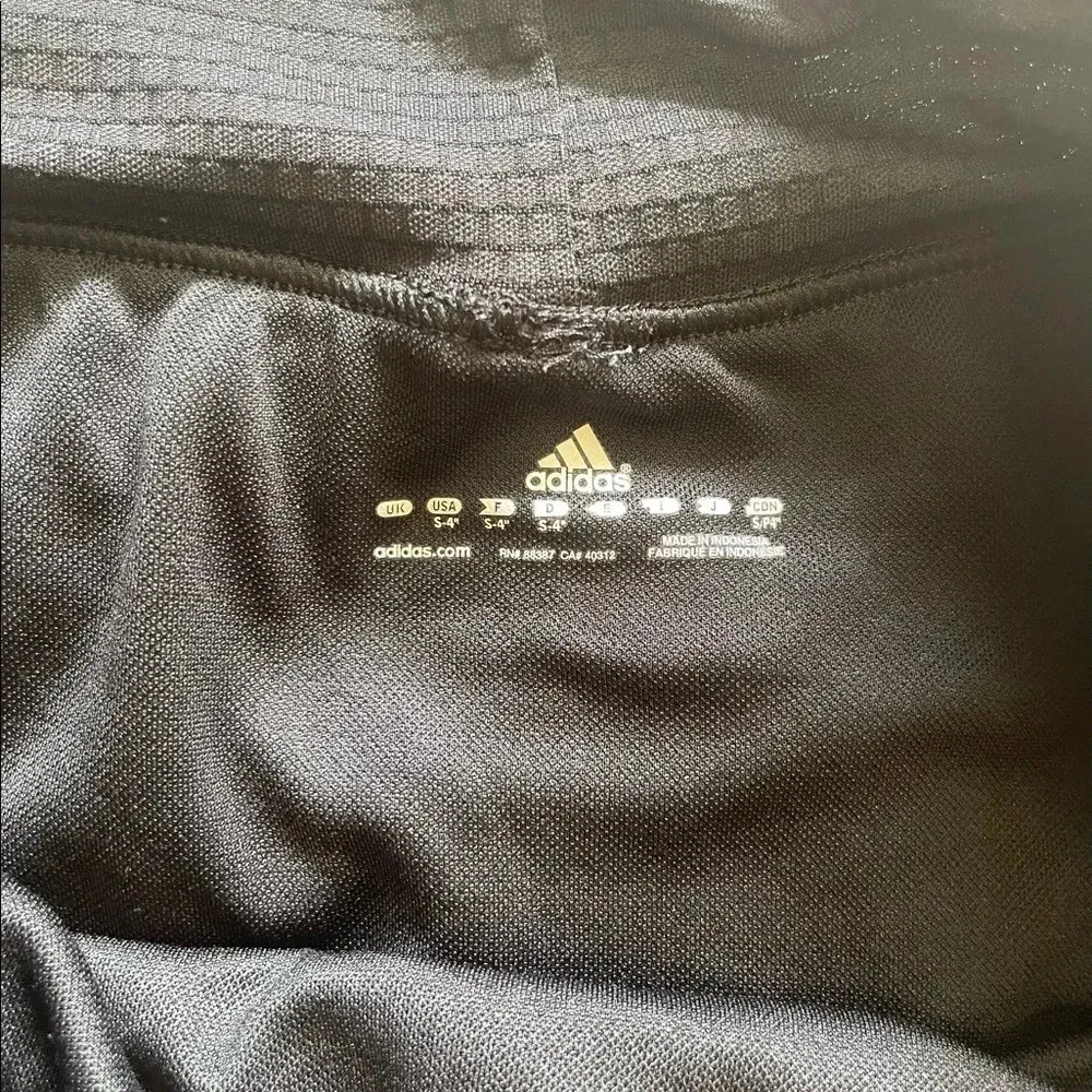 Women’s  black unlined fitted running shorts small - Image 2