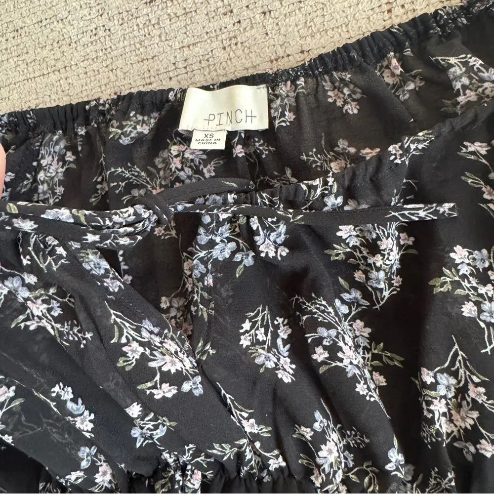 Pinch Floral Tiered Ruffled Cropped balloon sleeve top size XS - Image 6