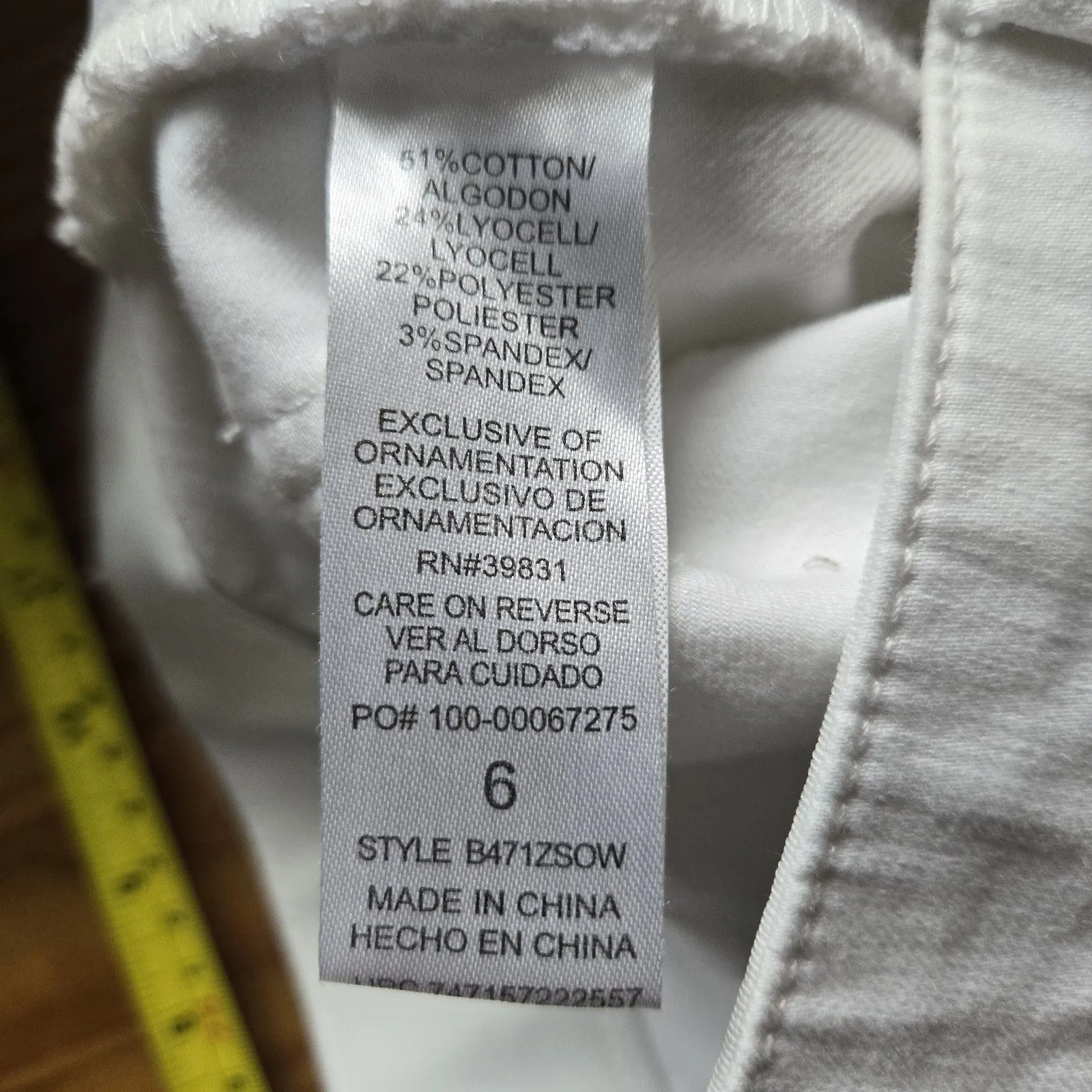 Democracy Ab solution White Denim Bermuda Jean Shorts Women Sz 6 Casual Stretchy - Image 8