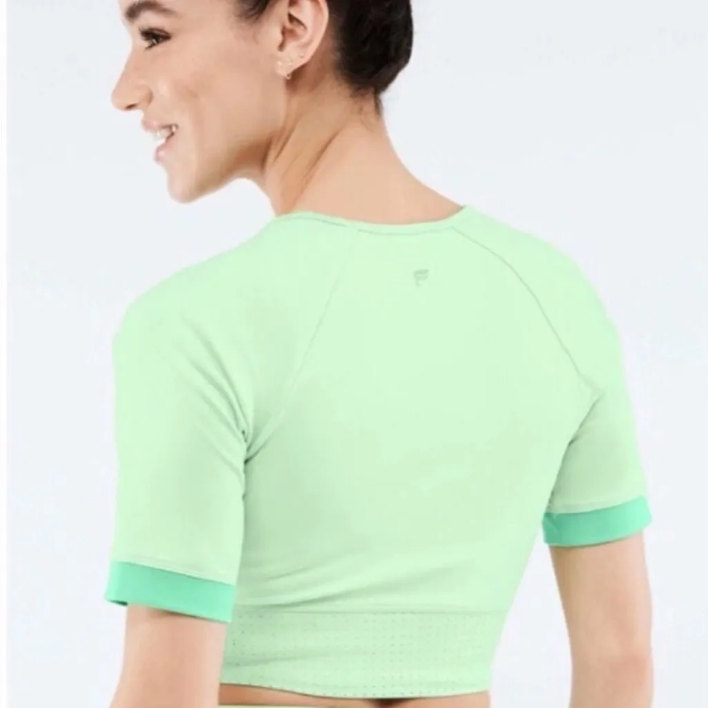Fabletics Avan color block cut off sleeve crop top lime green size medium - Image 3