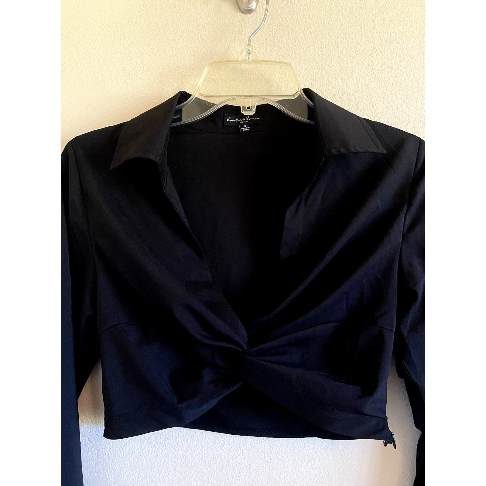 Hunter &‎ Brown Premium Black Vneck Twist Front Cropped Bell Sleeve Blouse Shirt - Image 2