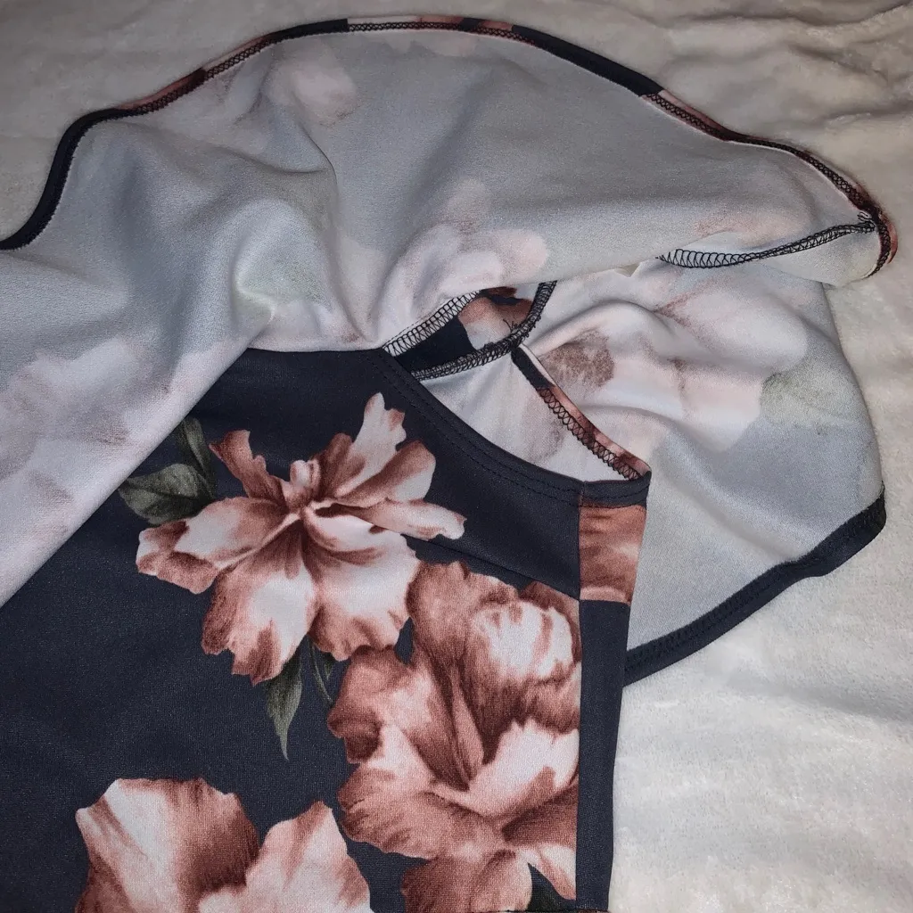 Blooms in the City Off Shoulder Ruffle Mini Dress Gray Grey Mauve Pink Floral Size M - Image 8