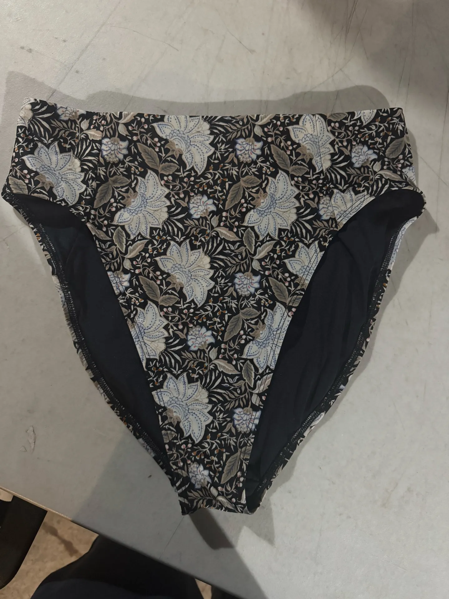 Old Navy Swimsuit Set High-Waisted - Image 4