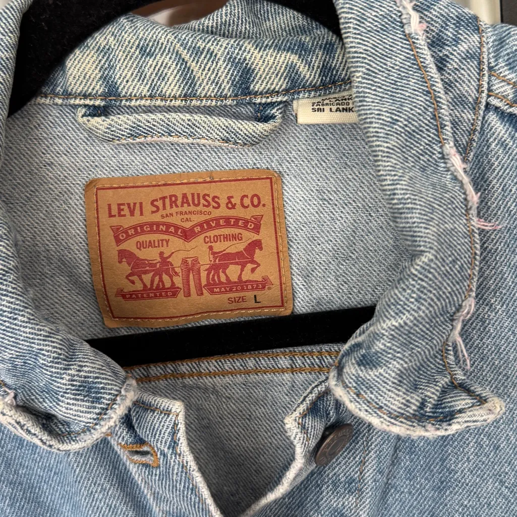 Levi's Denim Jacket Jean Ex-Boyfriend Distressed Classic Relax Fit Trucker - Image 2