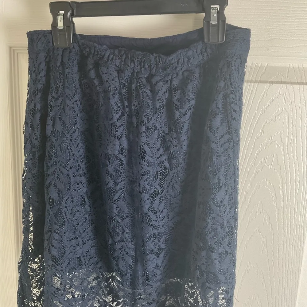 Abercrombie & Fitch Navy Blue Lace Straight Maxi Skirt Medium. - Image 7