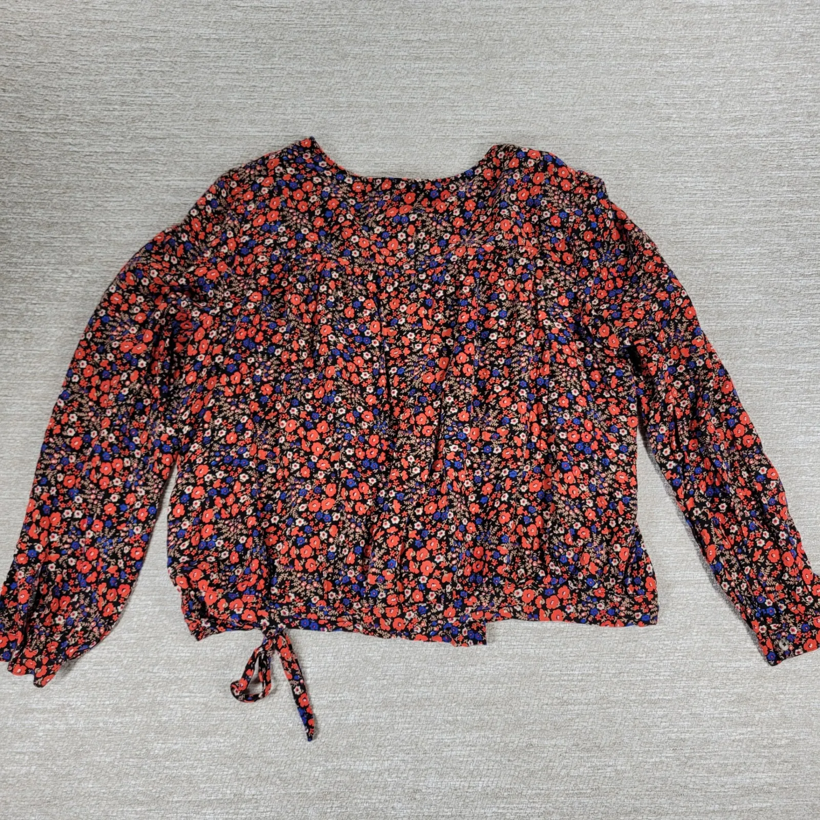 Universal Thread Wrap Top Womens XL Black Red Ditsy Floral Snap Closure - Image 7