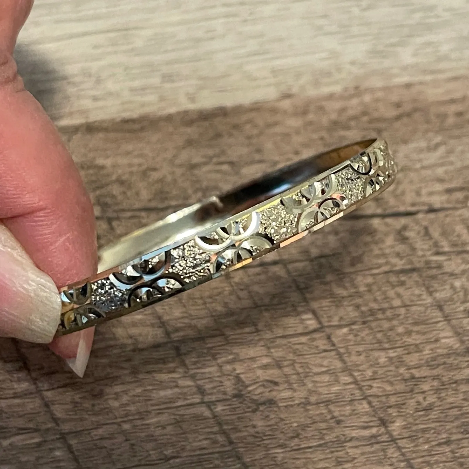 Womens Gold Tone Etched Bangle Bracelet Slip on Elegant Fashion Jewelry - Image 2