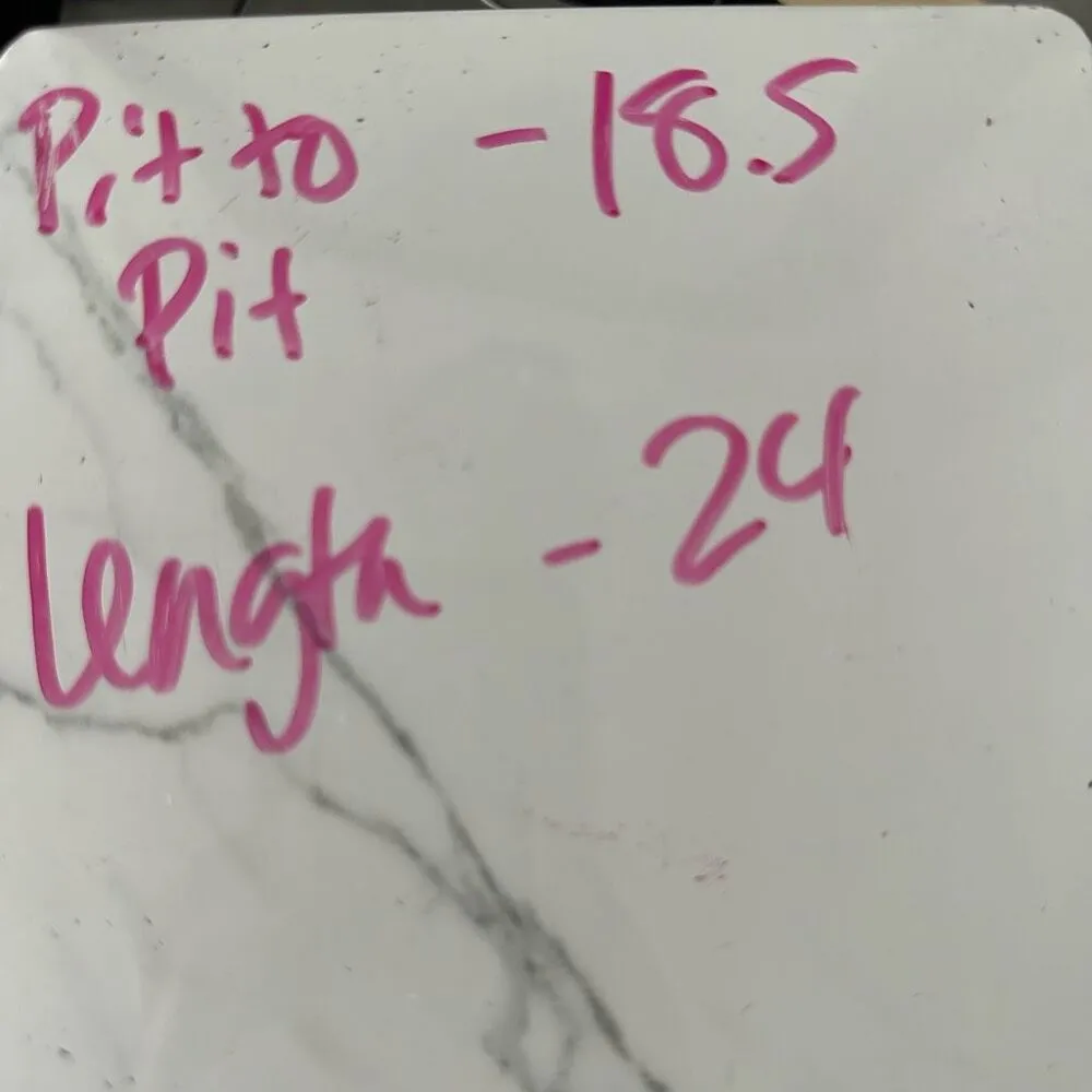 Vero Moda Women’s 30 Boxy Ankle Jeans Raw Hem - Image 2