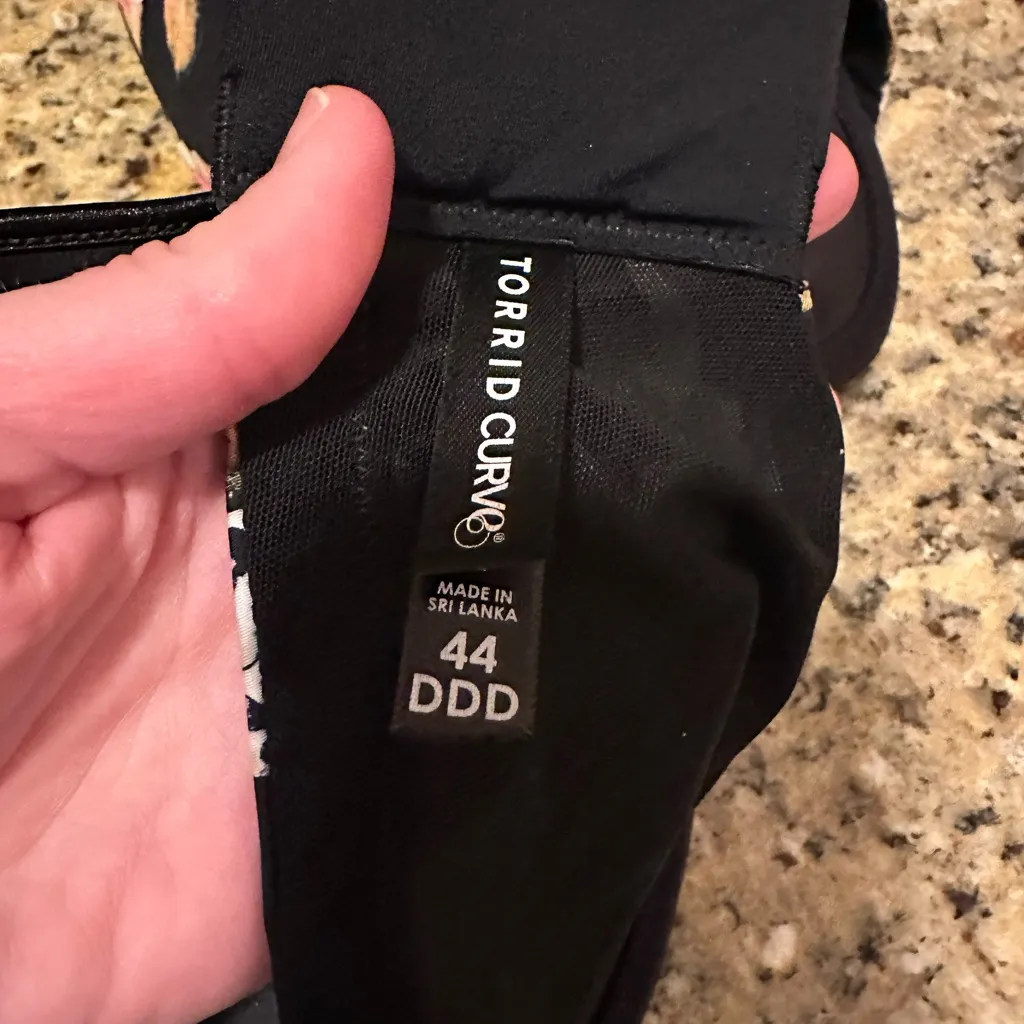 NWT Torrid Curve Lightly Lined Full Coverage Balconette 44DDD Black Skull Bra Size undefined - Image 7