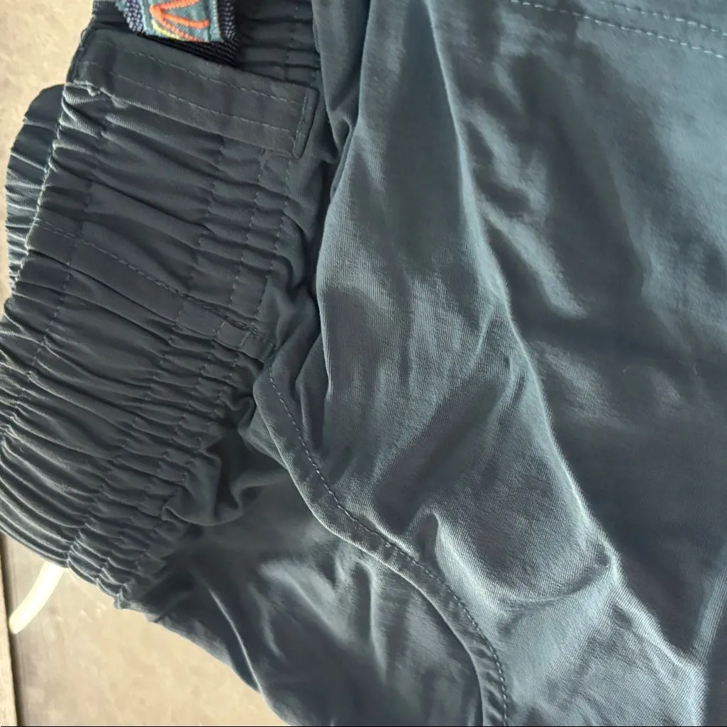 FINAL MARKDOWN The North Face Women's Athletic Shorts with Patterned Belt XS - Image 4