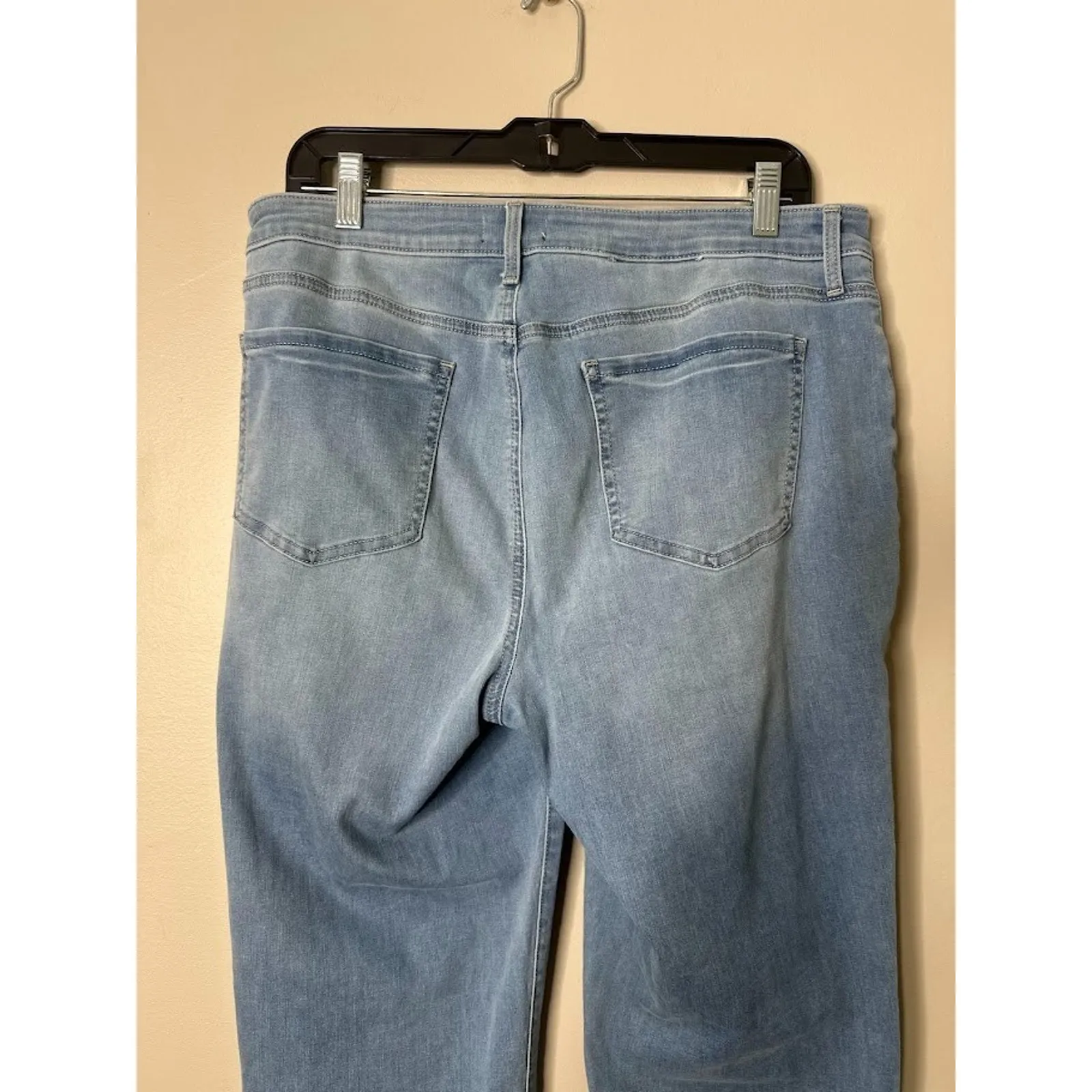 NYDJ Size 12 Stretch Cool Embrace Hollander Wash Marilyn Straight Cropped Jeans - Image 3