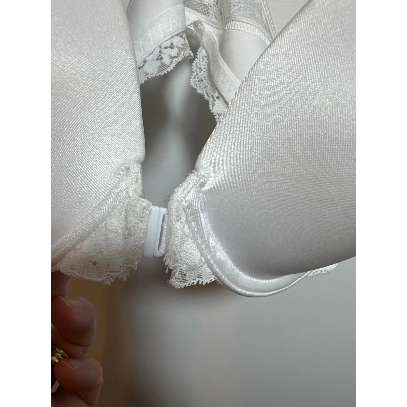 Brand New Maidenform Women's 34B Racerback Smoothing Smartzone Cups T-Shirt Bra - Image 7