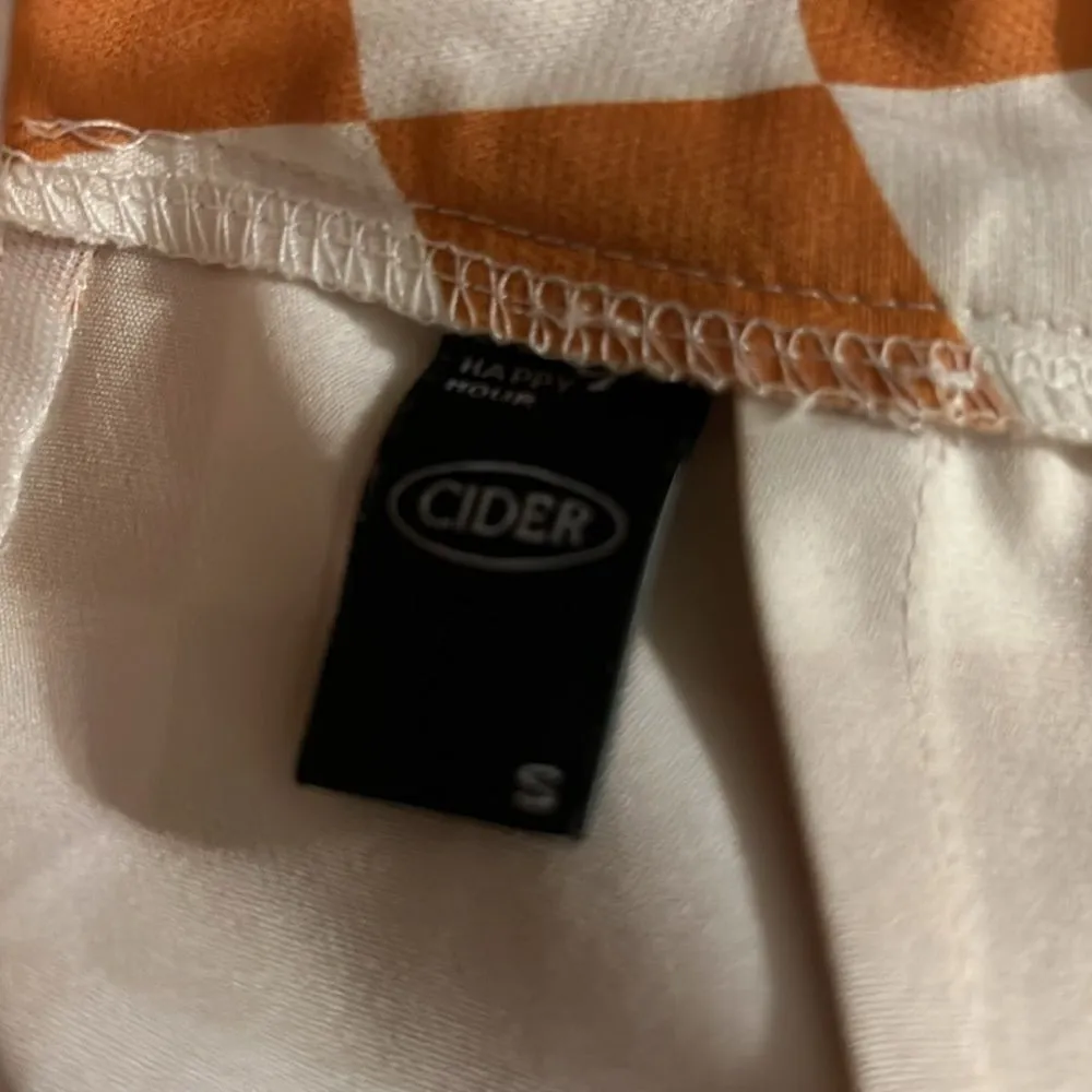 Cider orange and white checkered pants high rise small - Image 3