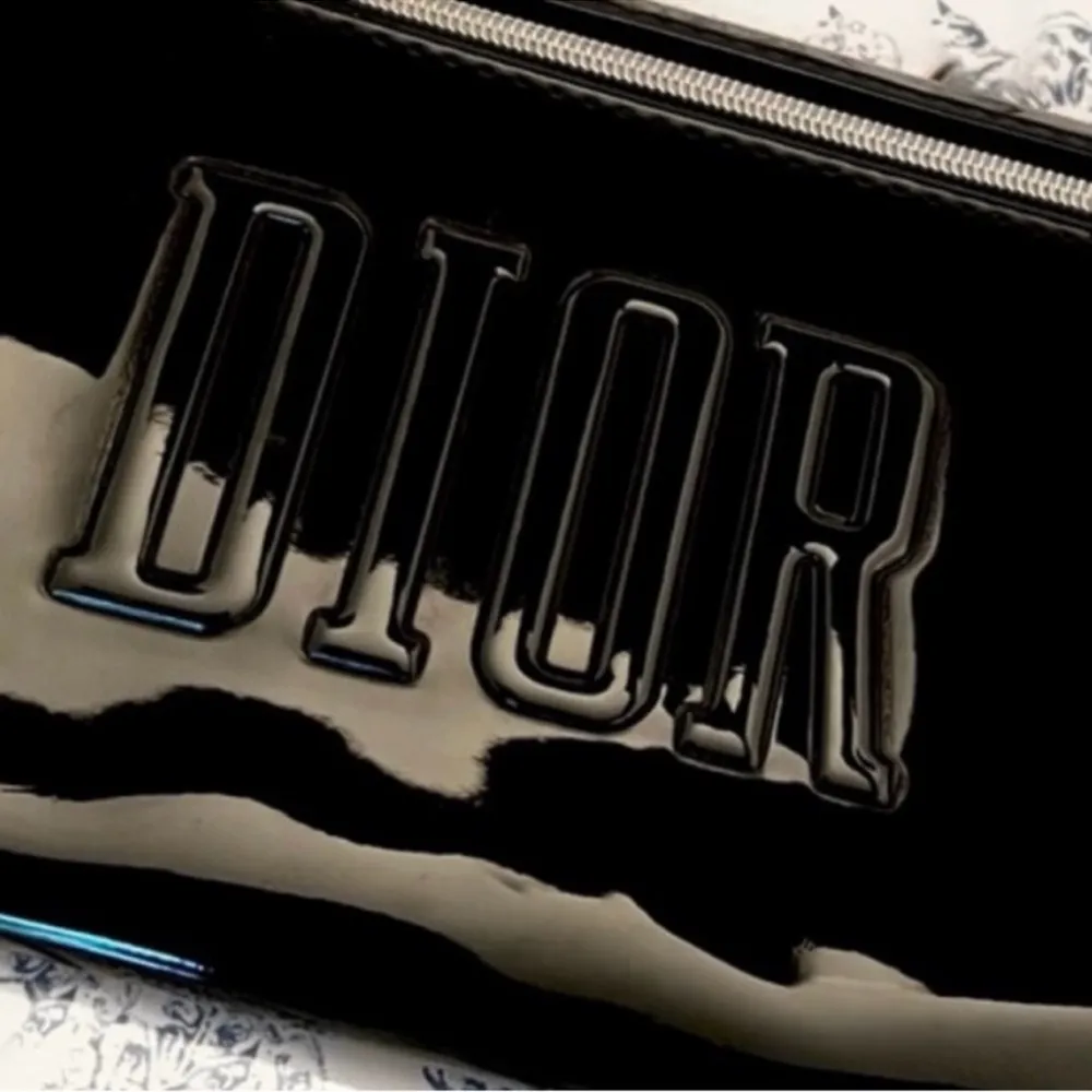 Christian Dior High Gloss Vegan Faux Patent Leather Makeup/ Crossbody Bag NWOT - Image 12