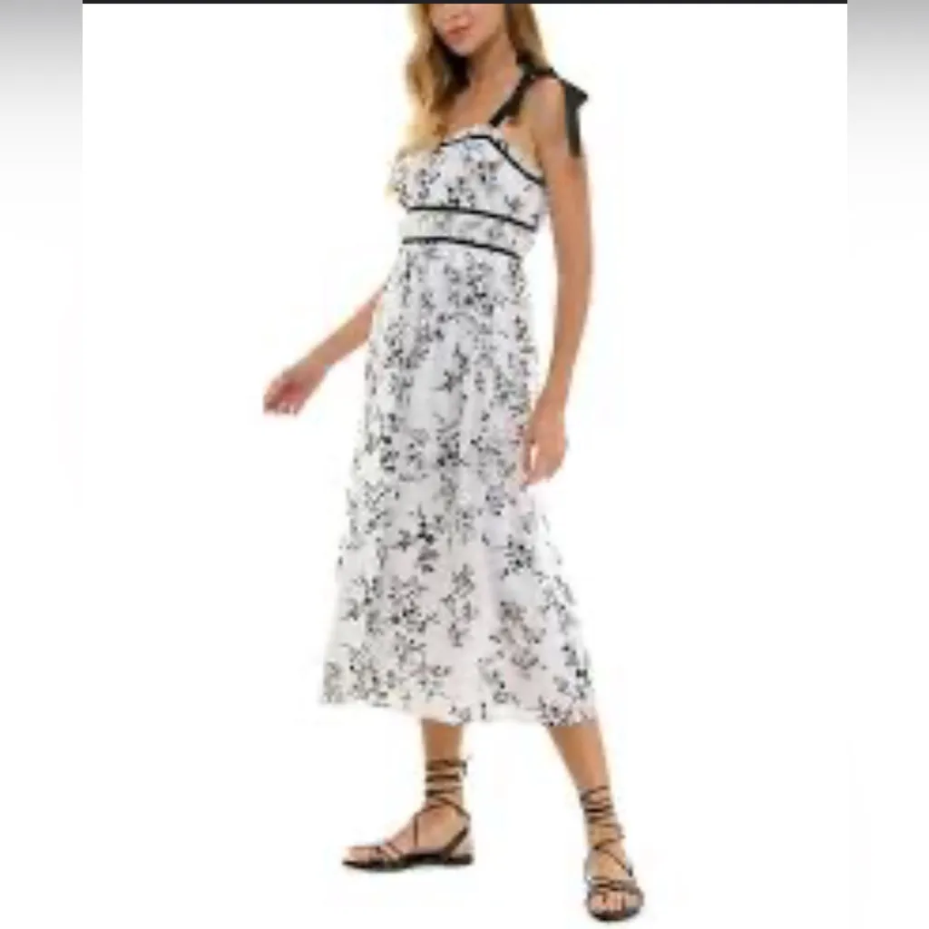 Indulge White and Black Textured Fabric - Image 2