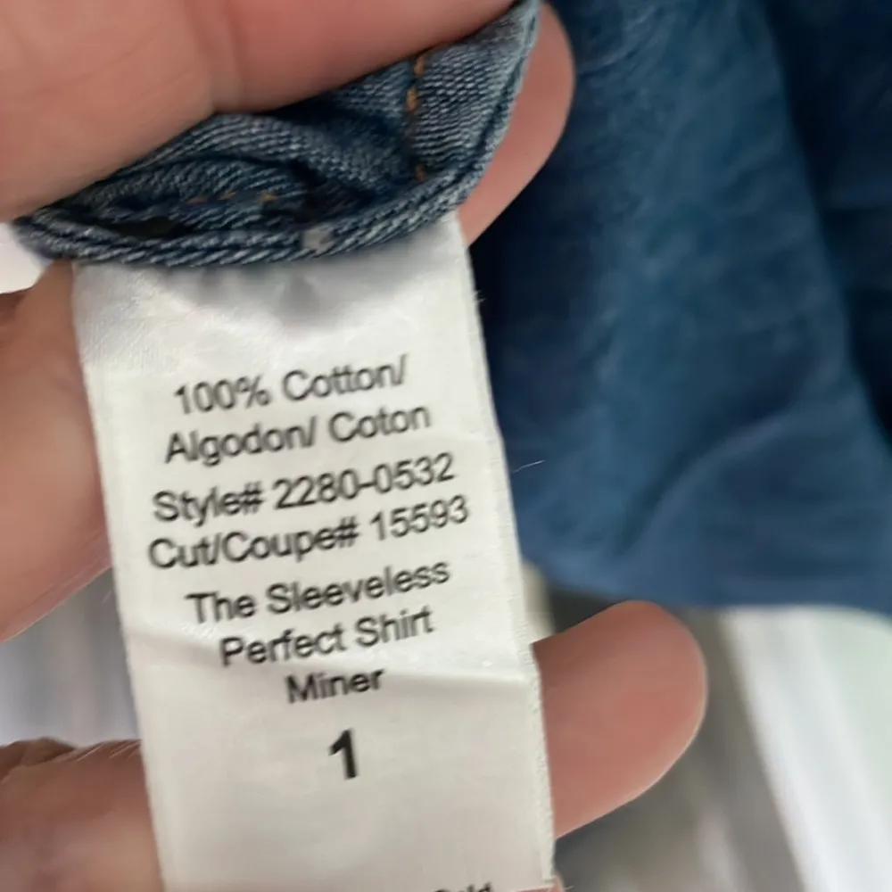 CURRENT/ELLIOTT Sleeveless Perfect Chambray Shirt - Image 8