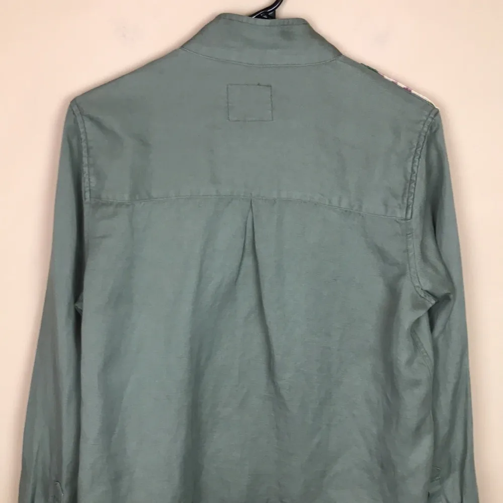 Rails Women’s Linen Blend Military Style Utility Hidden Button-Up Shirt Shacket - Image 7