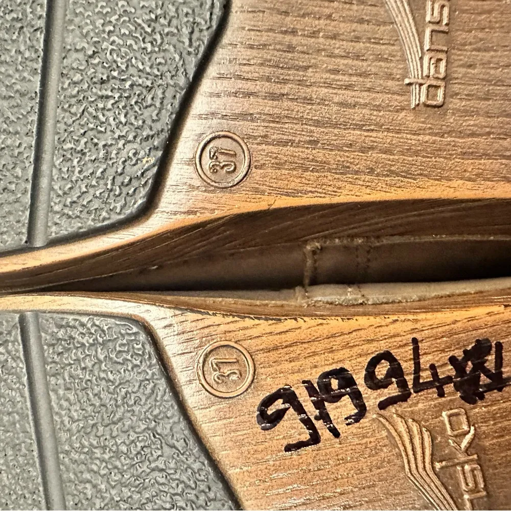 Dansko Women’s Mavis Milled Nubuck Studded Slip On Clog Size EU 37 - US 6.5/7.0 - Image 12