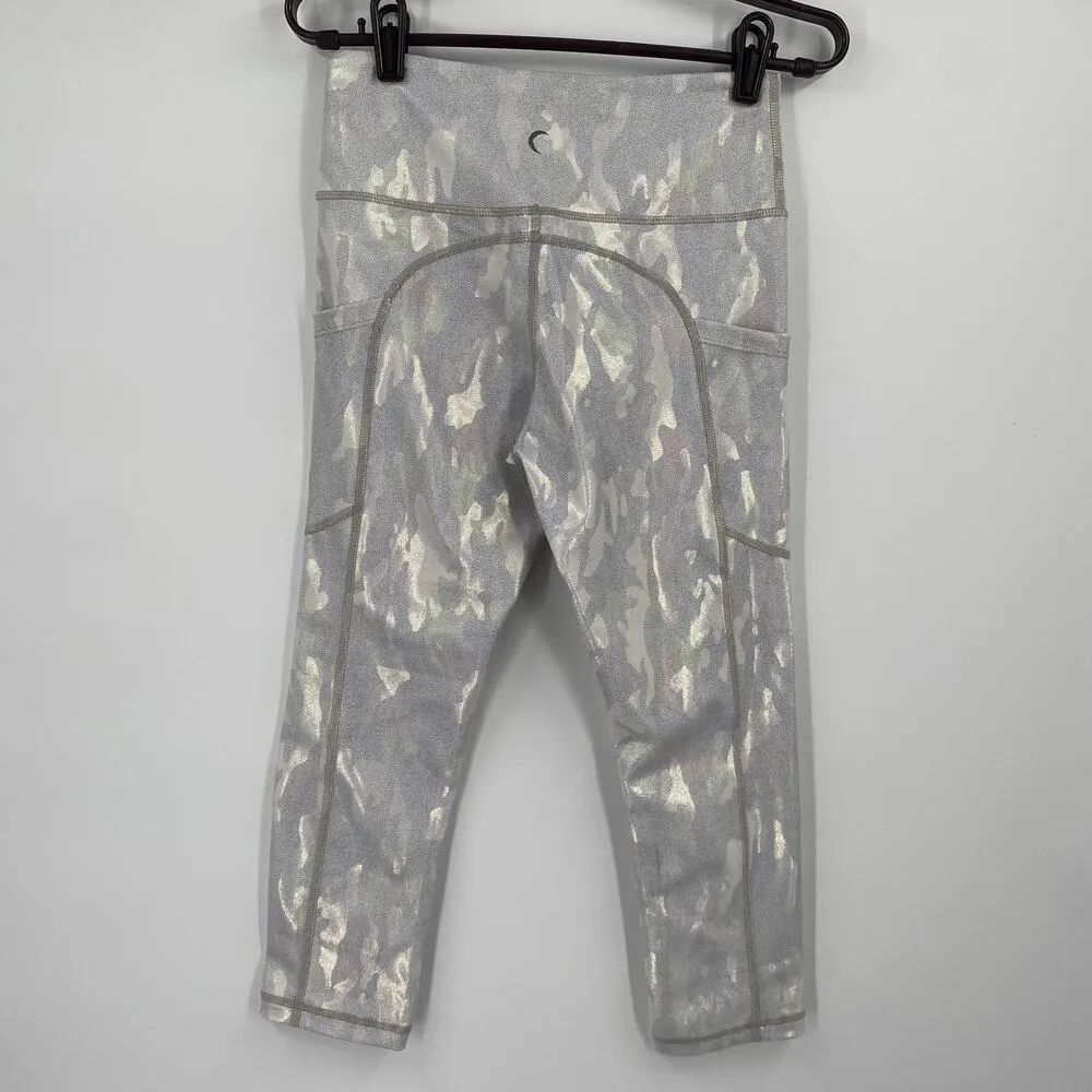 Zyia Silver Foil Camo Metallic Crop Light N Tight Leggings Size 4 - Image 4