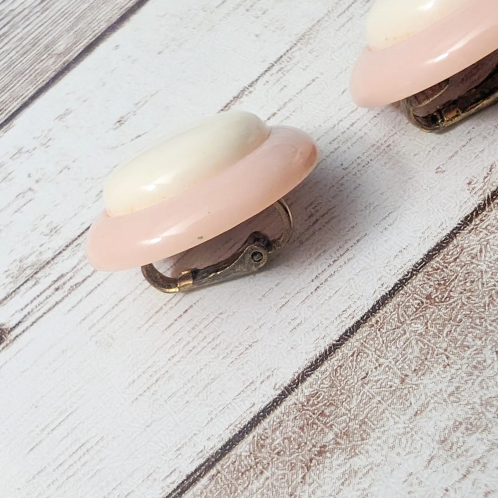 Vintage Clip On Earrings Retro Pink & Cream - Image 4
