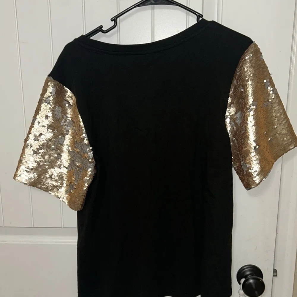 NWT - Women's Seattle Seahawks Gameday Couture Flip Sequin Sleeve T-Shirt - Image 8