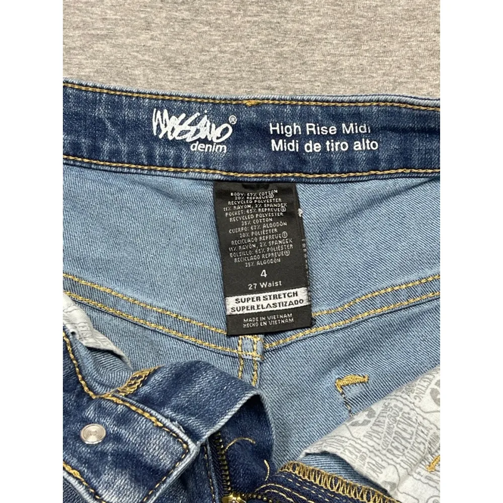 Women's Mossimo Denim Shorts Size 4 Blue - Image 2